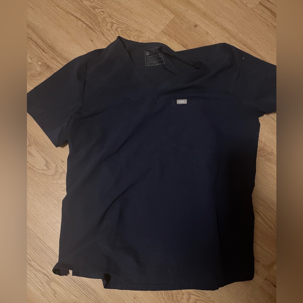 Figs 1 pocket Catarina scrub top